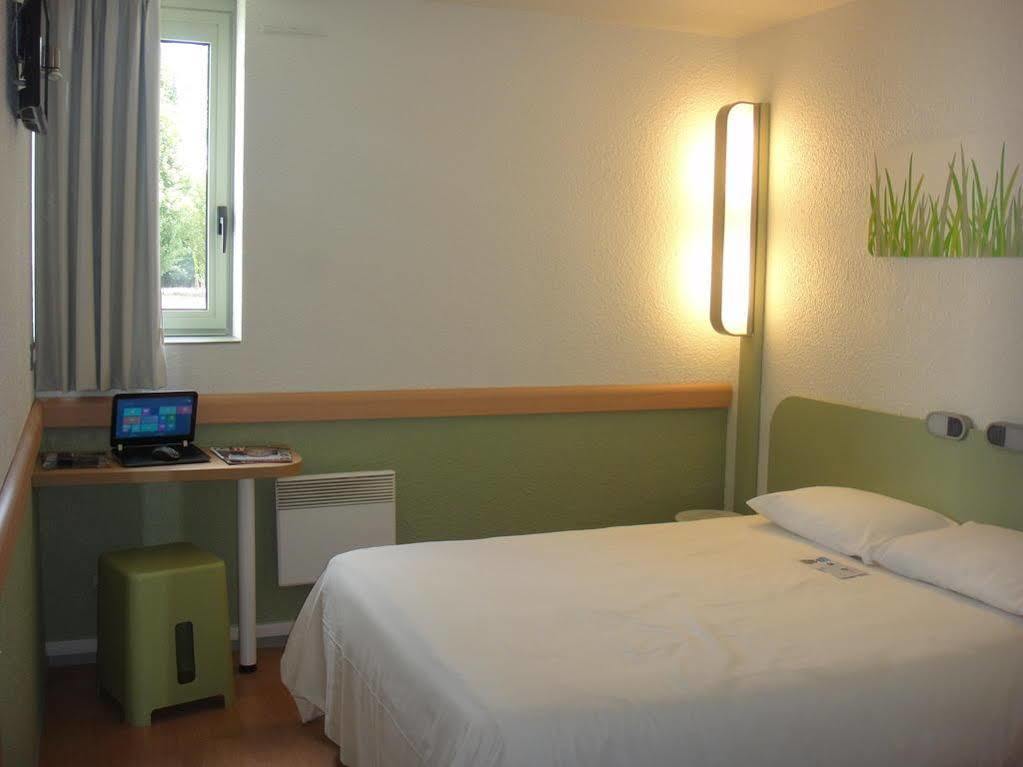 Ibis Budget Chatellerault Nord Bagian luar foto