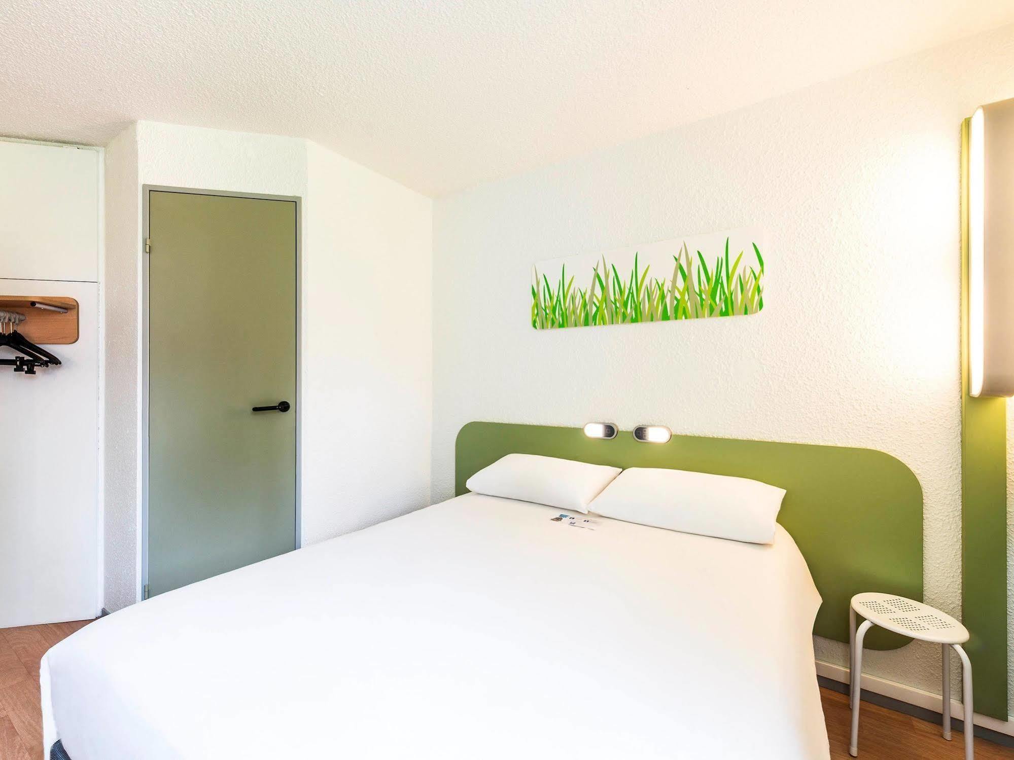Ibis Budget Chatellerault Nord Bagian luar foto